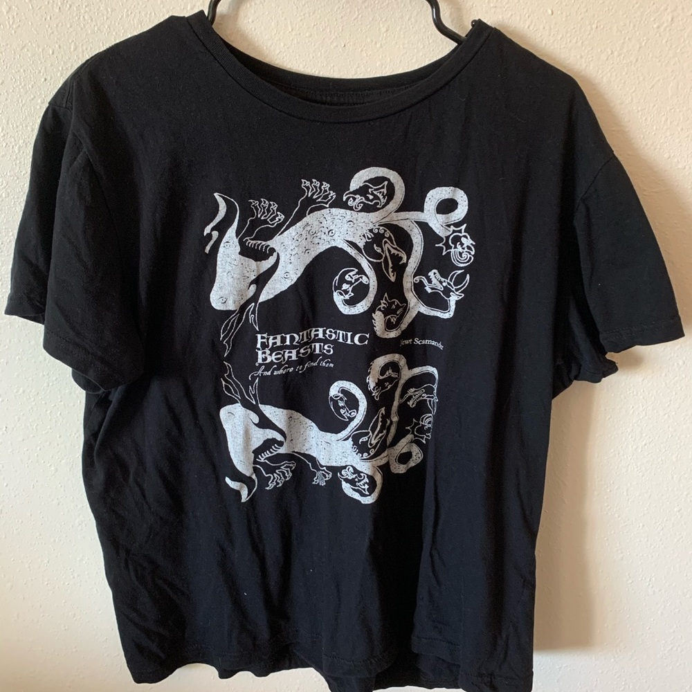 HARRY POTTER Fantastic Beasts Short Sleeve Tee